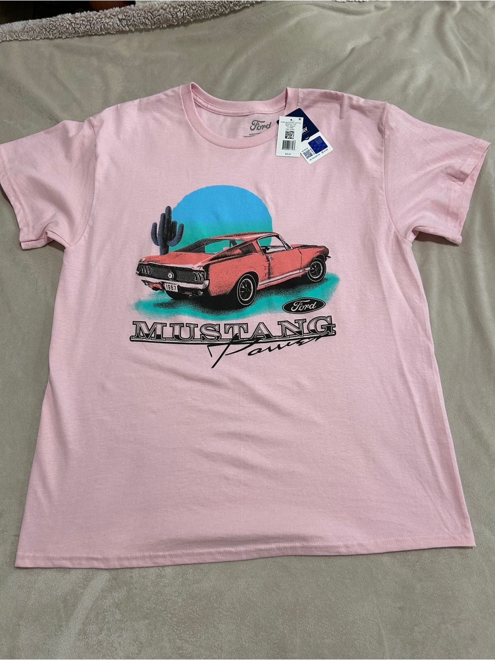NWT Men’s Ford Mustang 1967 Graphic Tee Pink Retro Car t shirt